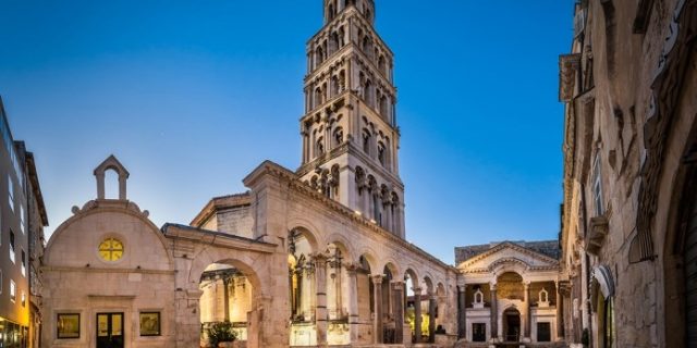 DIOKLECIJAN_dayTrips_SplitWalkingTour_mini-695×409