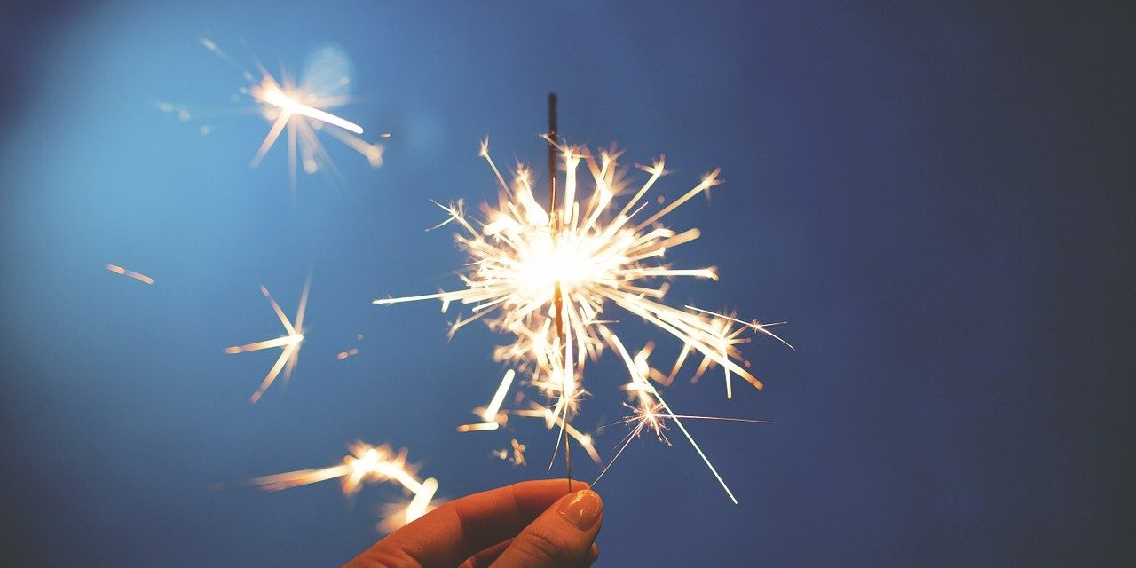 sparkler-839831_1280