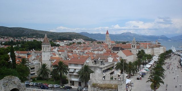 800px-Trogir_Skyline