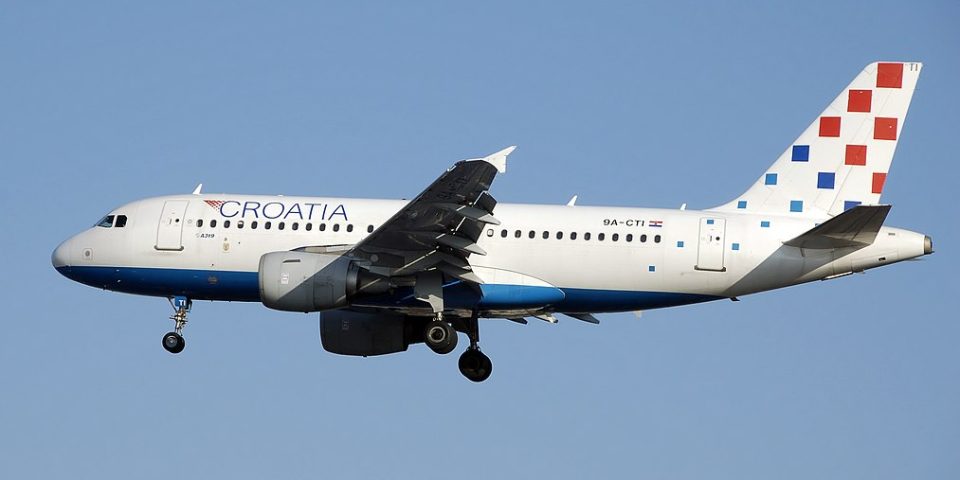 1013px-Croatia_airlines_a319-100_9a-cti_landing_arp