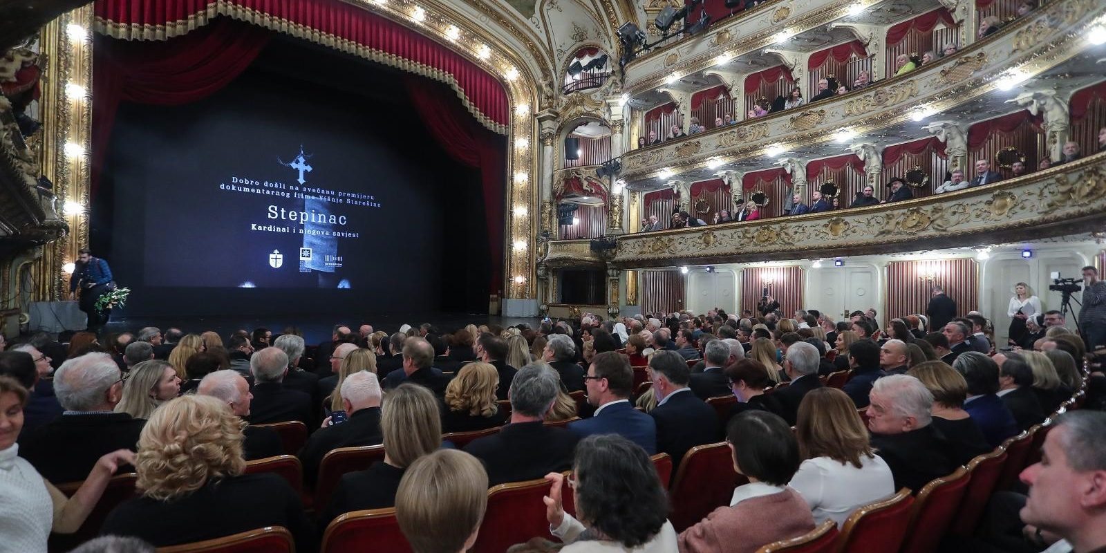 Premijera dokumentarnog filma  ‘Stepinac – kardinal i njegova savjest’, stigao i Bandić