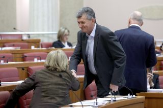 Zagreb: Nakon stanke u Saboru zauzeli mjesta novi zastupnici HDZ-a i SDP-a