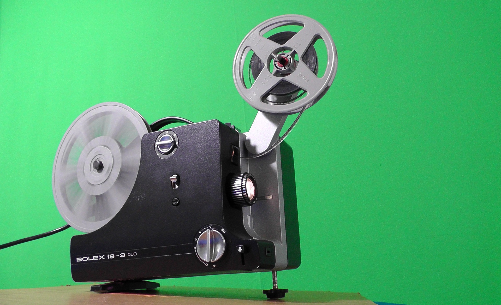 projector-1285696_1920