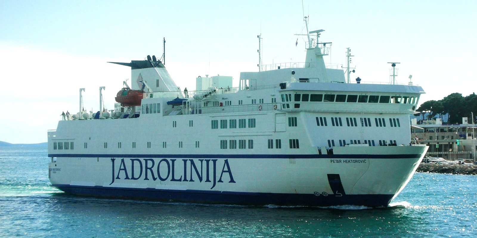 w-jadrolinija_petar_hektorovic_split_2010_wiki_muleni