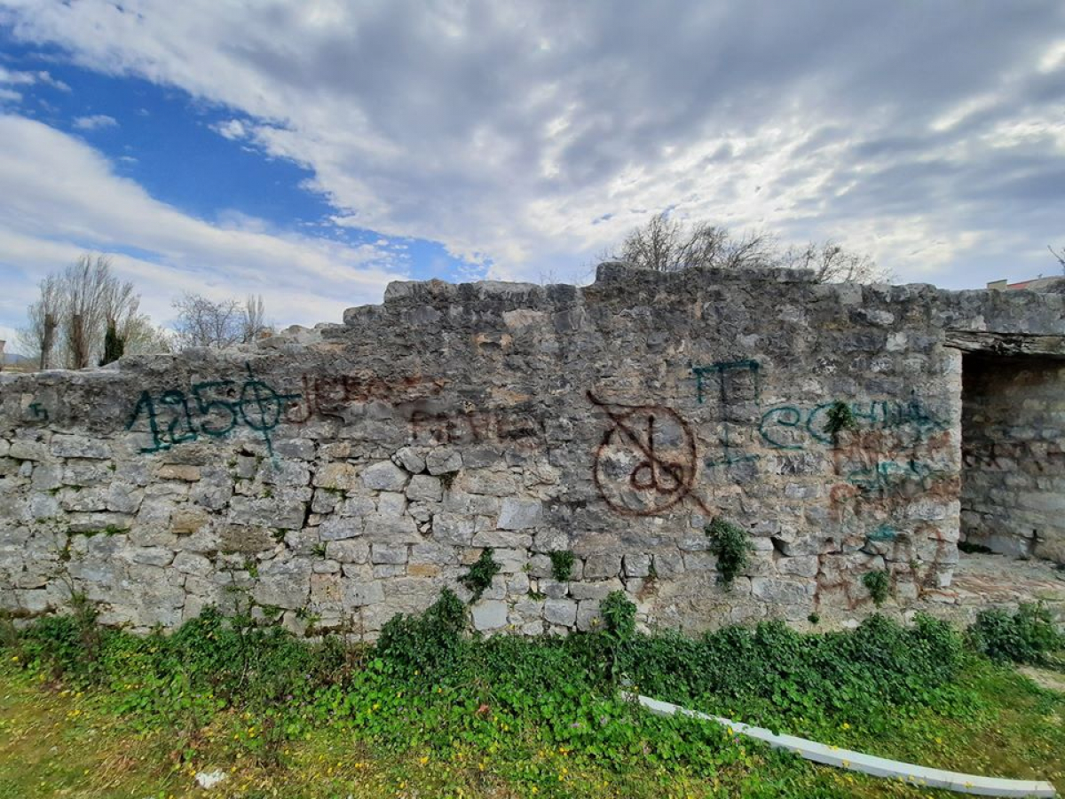 4640809c63c10e7ffcf2f34ef45b6205_XL