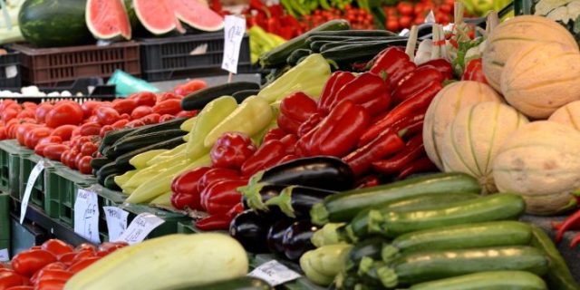 the-market-place-821843_1280-696×473