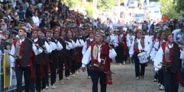 PXL_040819_25587639-696×452