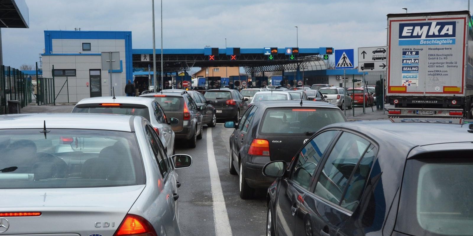 Slavonski Brod: Kolone na granici zbog pada informatičkog sustava MUP-a