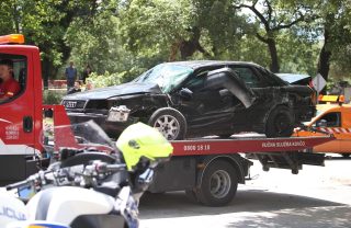 Split: U prometnoj nesreći automobil završio na boku