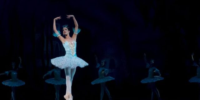 ballet-534357_1920-696×466