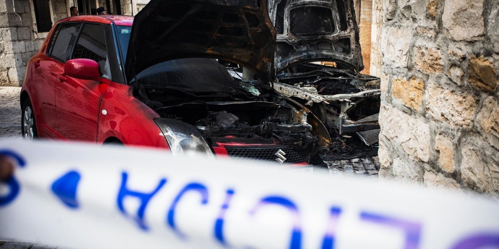 Kaštel Lukišić: Tijekom noći u potpunosti izgorio automobil