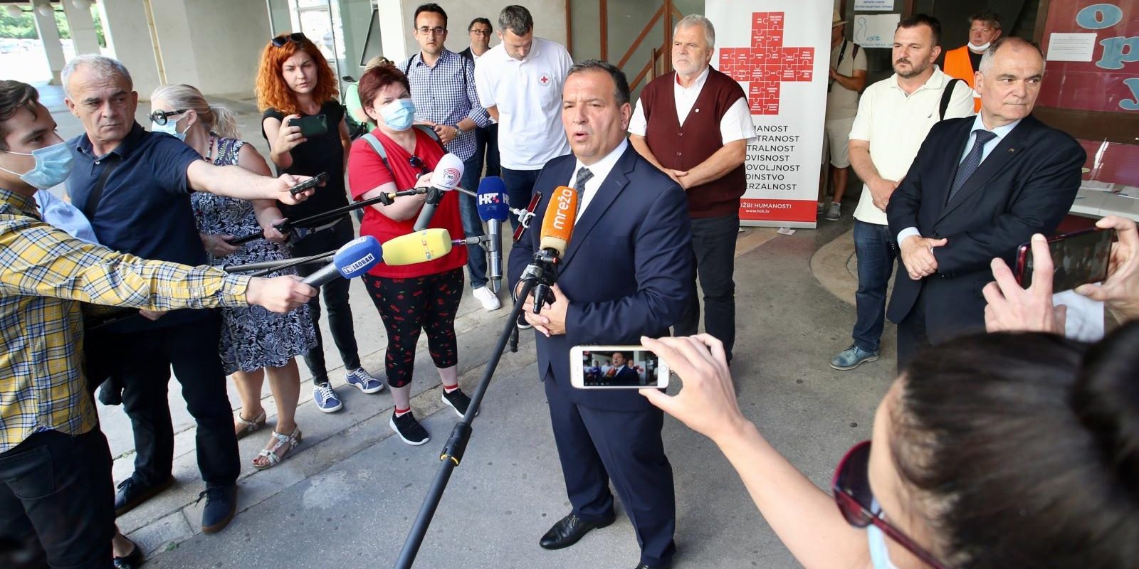 Split: Ministar zdravstva Vili Beroš posjetio Crveni križ