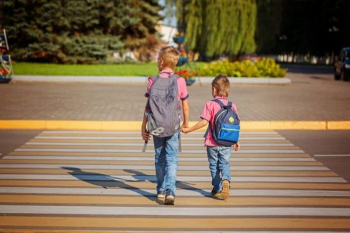 kids-696×464