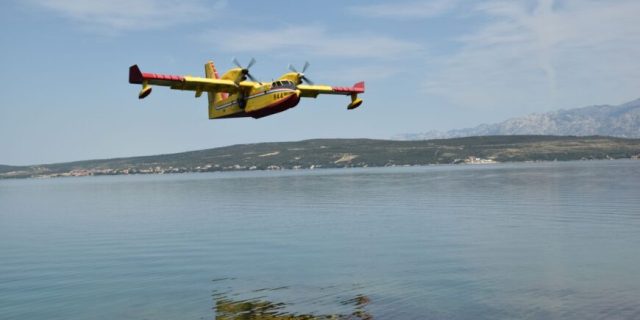 20200731-canadiar-870×600