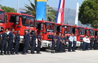 U JVP Split vatrogascima uručena nova vatrogasna vozila