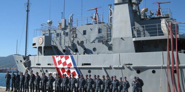 Kadeti Vojnog pomorstva na prvoj plovidbi brodom HRM-a