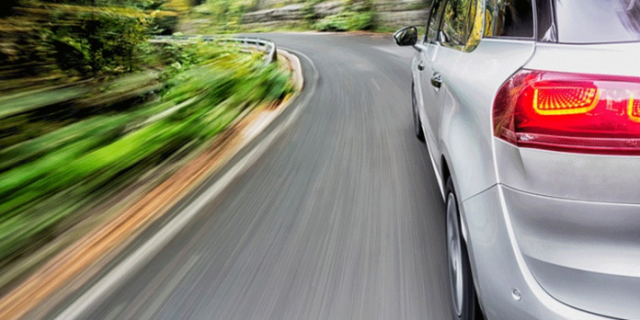 industryweek_29782_car_on_curve_0-696×392