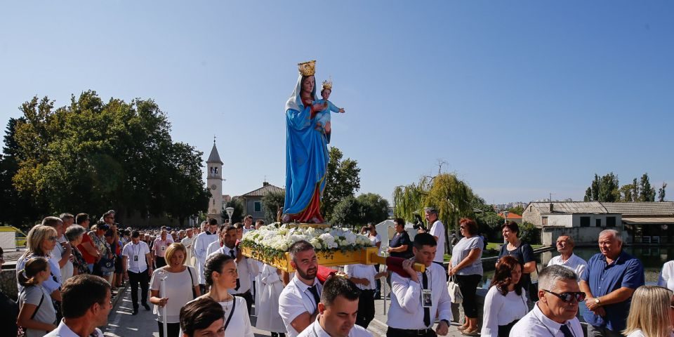 mala_gospa_solin27