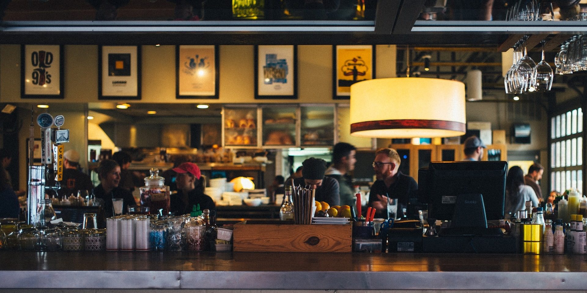 restaurant-690569_1920