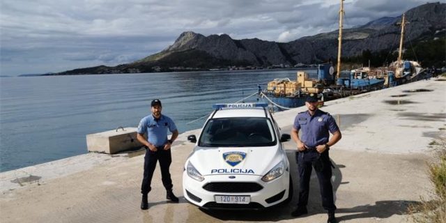 Omis policajci