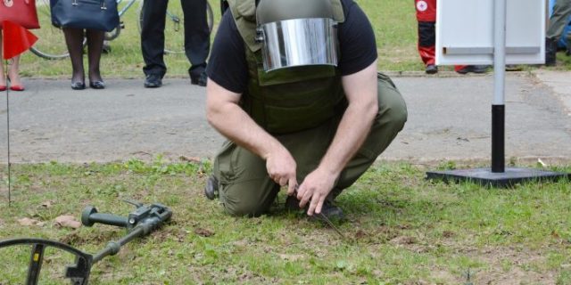 PXL_040417_16155865-696×455