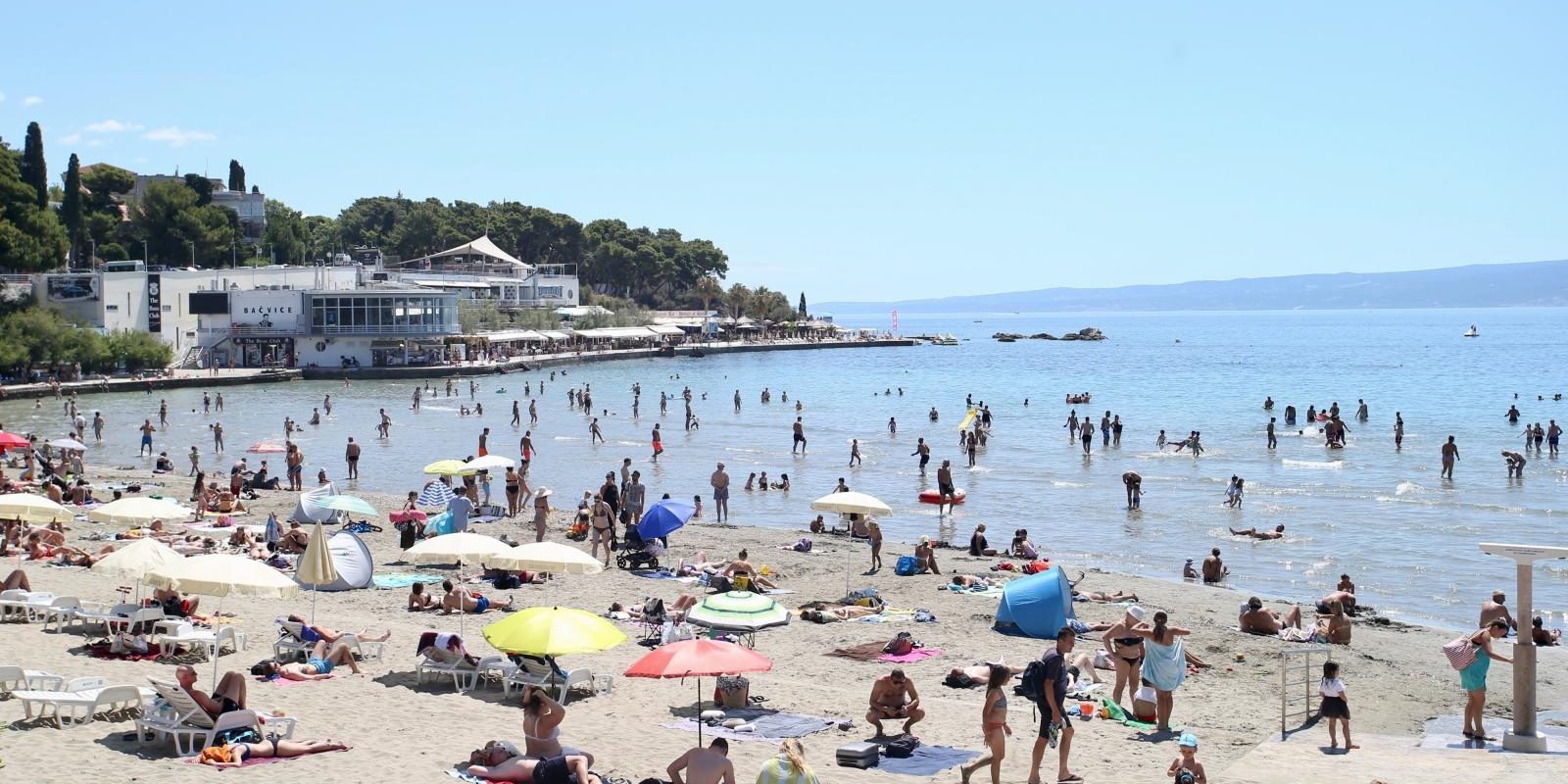 Split: Bačvice ponovno pune kupača nakon osvježenja za vikend
