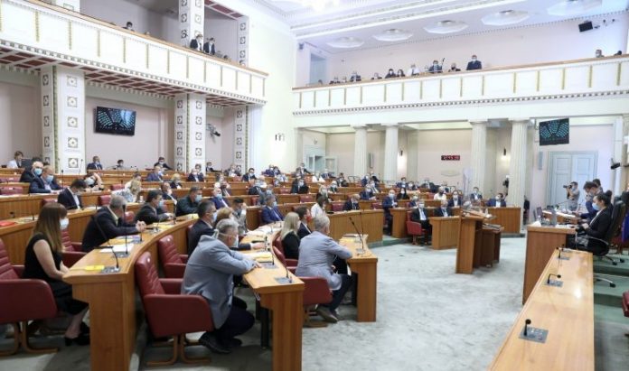 PXL_310720_29692865-768×453-2-696×411