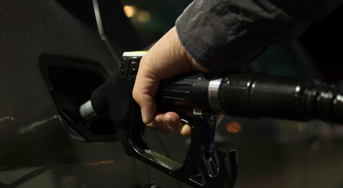 petrol-996617_1280-696×382