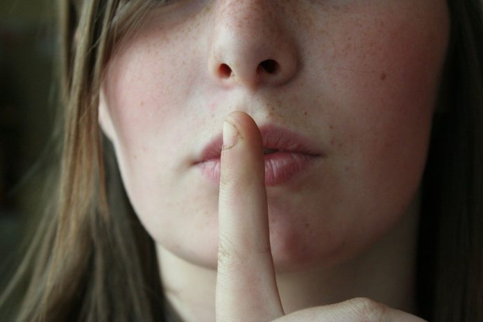 secret-2725302_1280-696×464