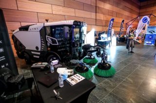 PXL_011020_30343482-696×464