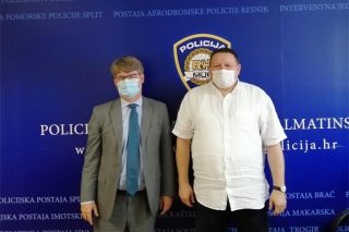 veleposlanik francuske