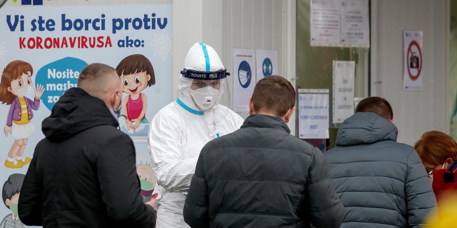 Gužve na testiranje na Covid-19 ispred Nastavnog zavodu za javno zdravstvo Andrija Štampar