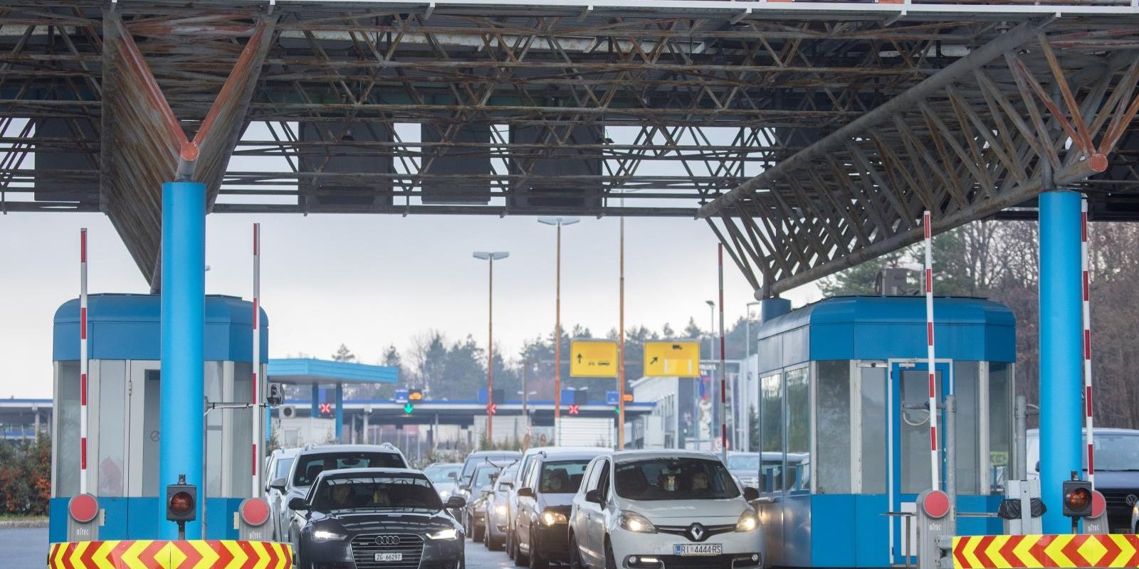 Gužve na ulasku u Hrvatsku na graničnom prijelazu Pasjak