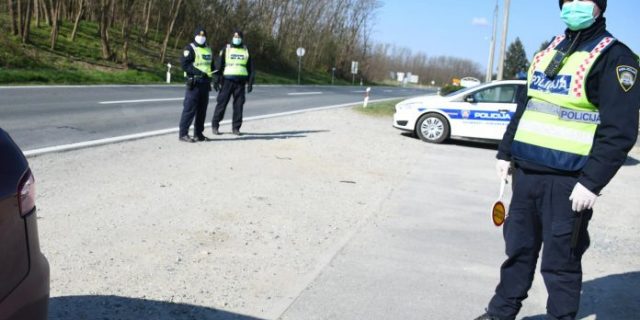 PXL_310320_28589830-696×470