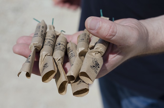 hand-2887695_640