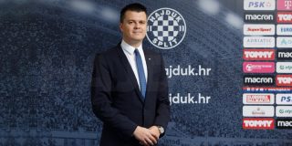 2021-01-04-08-53-5573-