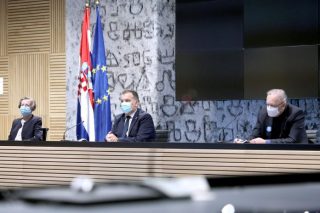 PXL_110121_31413537-696×464