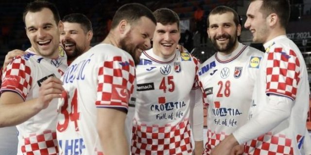 hrvatska-rukometna-reprezentacija-696×464