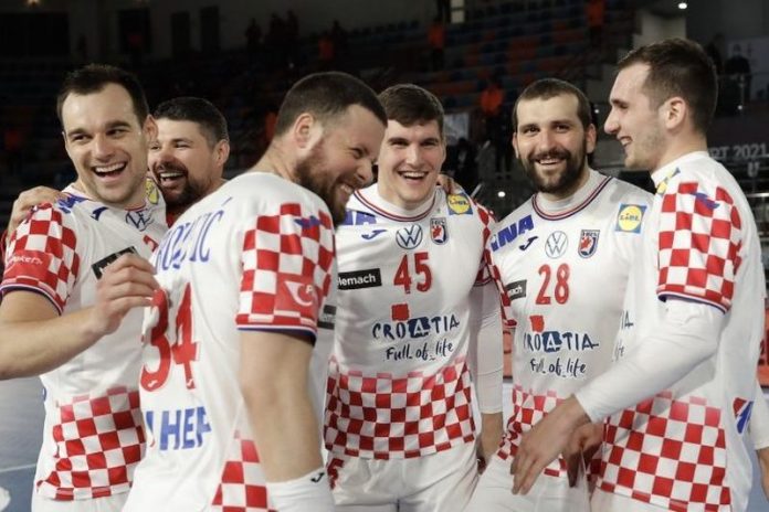 hrvatska-rukometna-reprezentacija-696×464