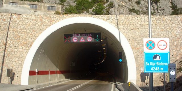 800px-Sveti_Ilija_Tunnel_-_Southern_Portal_002