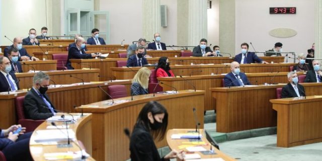 PXL_190121_31491954-696×458