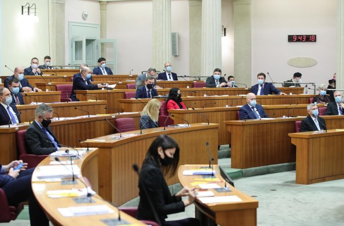 PXL_190121_31491954-696×458