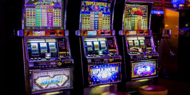 casino-3491252_1280-696×382