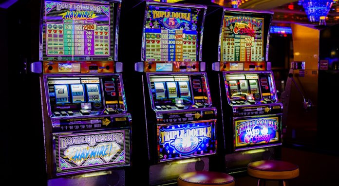 casino-3491252_1280-696×382