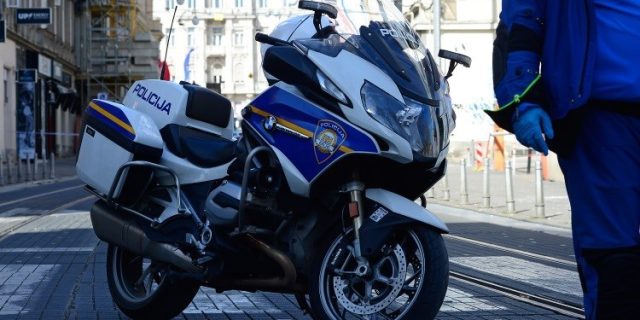 Foto – policijski motor
