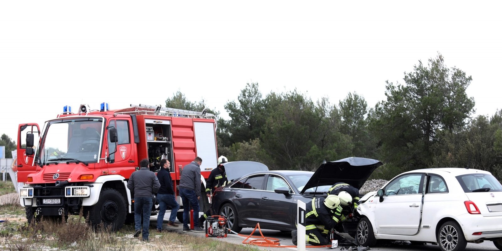 Nedaleko Šibenika u sudaru dva automobila jedna osoba prevezena u bolnicu