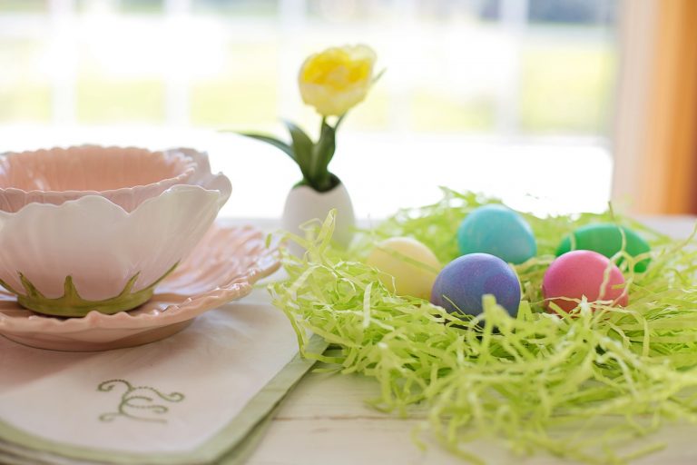 easter-eggs-2211949_1280-768×512