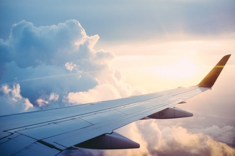 plane-841441_1280-768×510