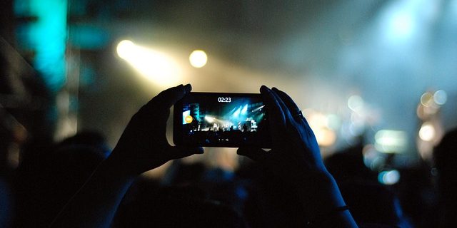 mobile-phone-1845233_640