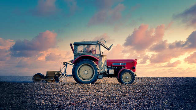 tractor-4894284_640
